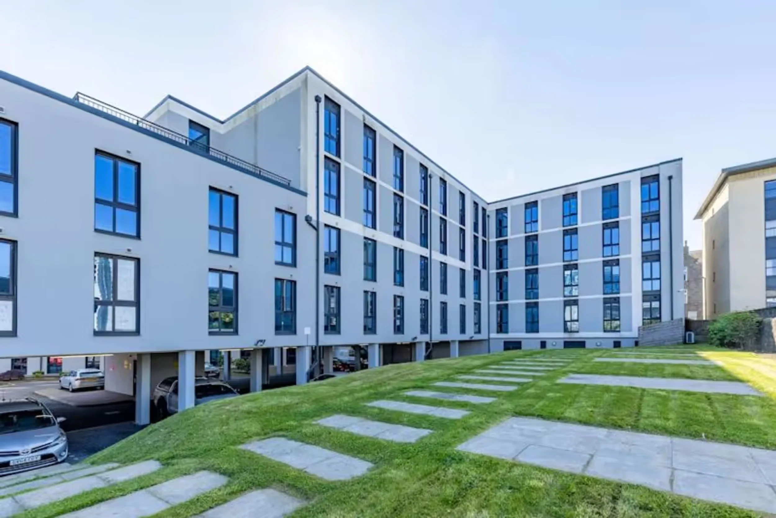 U0577 A Beleven University Living Image